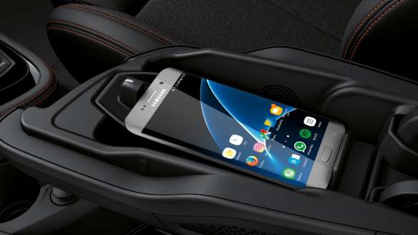Telephony with wireless charging BMW 2 Series Active Tourer Telephony with wireless charging BMW 2 Series Active Tourer F45 interior