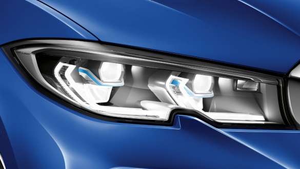 BMW 3 Series Sedan, BMW Laserlight Lateral close-up of the left front headlight with BMW Laserlight.