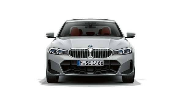 BMW 3 Series Sedan LCI G20 front view standing BMW 3 Series Sedan LCI G20 Brooklyn Grey front view standing