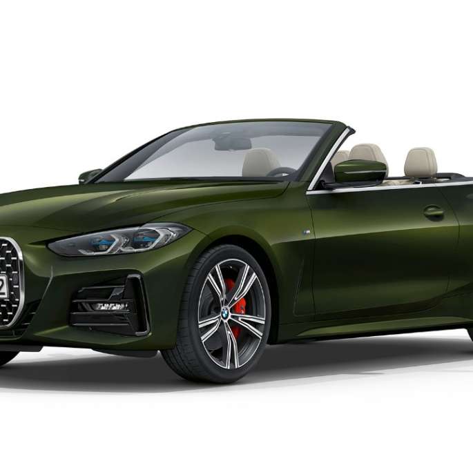 Three-quarter front view BMW 4 Series Convertible Model M Sport G23 2020 BMW 4 Series Convertible G23 2020 Model M Sport Sanremo Green metallic three-quarter front view