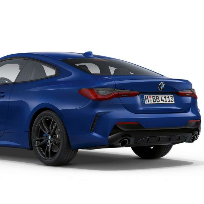 Rear BMW 4 Series Coupé M Sport package G22 2020 BMW 4 Series Coupé G22 2020 M Sport package Arctic Race Blue metallic three-quarter rear view