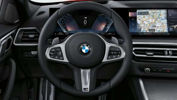 Variable sports steering BMW 4 Series Gran Coupé G26 2021 Variable sports steering with Servotronic BMW 4 Series Gran Coupé G26 2021 interior steering wheel