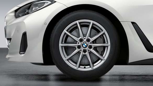 18" BMW light alloy wheel Double-spoke 853 Gunmetal Grey BMW 4 Series Gran Coupé G26 2021 18" BMW light alloy wheel Double-spoke 853 Gunmetal Grey BMW 4 Series Gran Coupé G26 2021