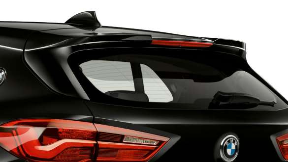 M rear spoiler BMW X2 M35i M rear spoiler BMW X2 M35i Sapphire Black metallic F39 close-up rear