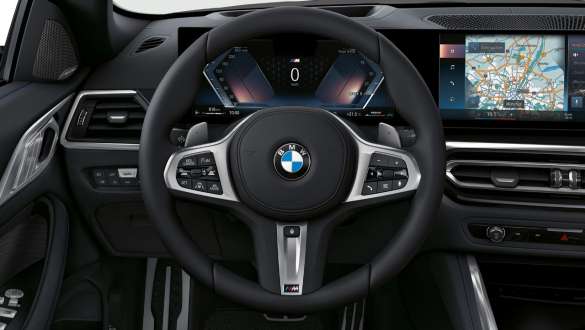 M Leather steering wheel Variable sport steering BMW M440i xDrive Convertible G23 2020 M Leather steering wheel Variable sport steering with Servotronic BMW M440i xDrive Convertible G23 2020 cockpit