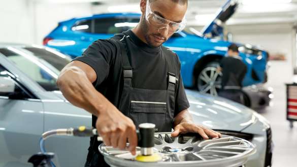 BMW Wheel Rim Repairs BMW Repair and Care BMW Repair and Care BMW Wheel Rim Repairs employee service workshop