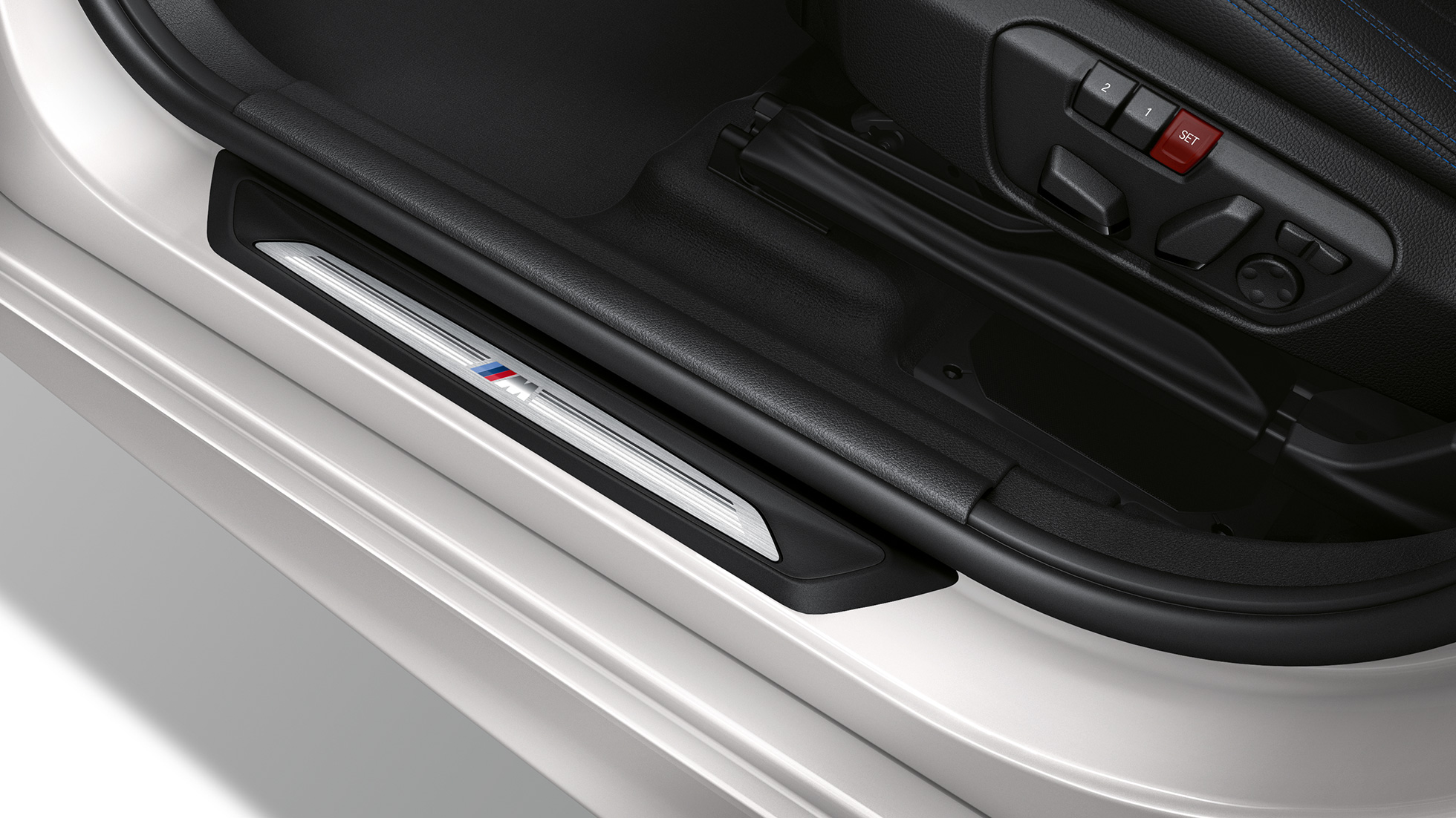 Door sill finishers BMW 2 Series Active Tourer Model M Sport Door sill finishers BMW 2 Series Active Tourer 220d xDrive Model M Sport F45 Mineral White metallic exterior