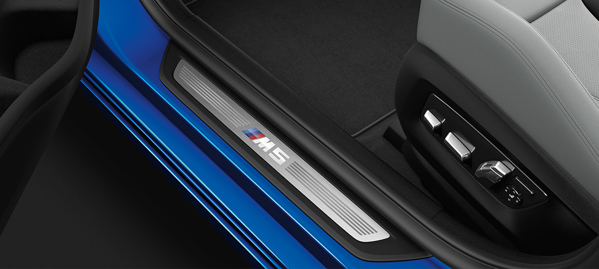 M5 sill finisher. BMW M5 detail sill finisher.