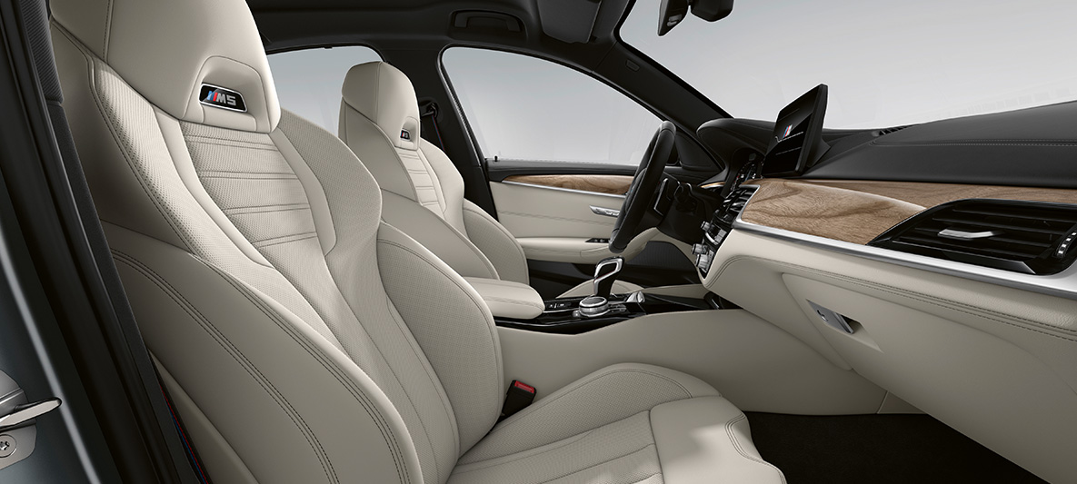 BMW Individual BMW M5 Sedan F90 LCI Facelift 2020 BMW Individual full leather trim 'Merino' Smoke White/Black interior BMW Individual BMW M5 Sedan F90 LCI Facelift 2020 BMW Individual full leather trim 'Merino' Smoke White/Black interior